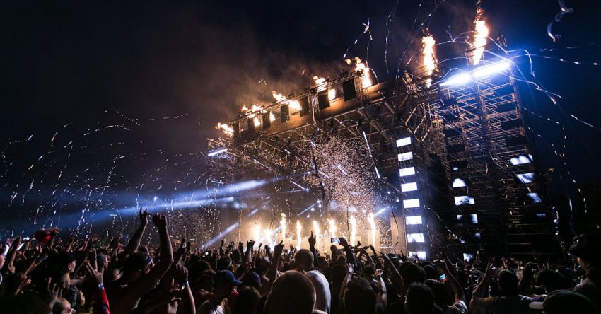 Festival - People Having a Concert